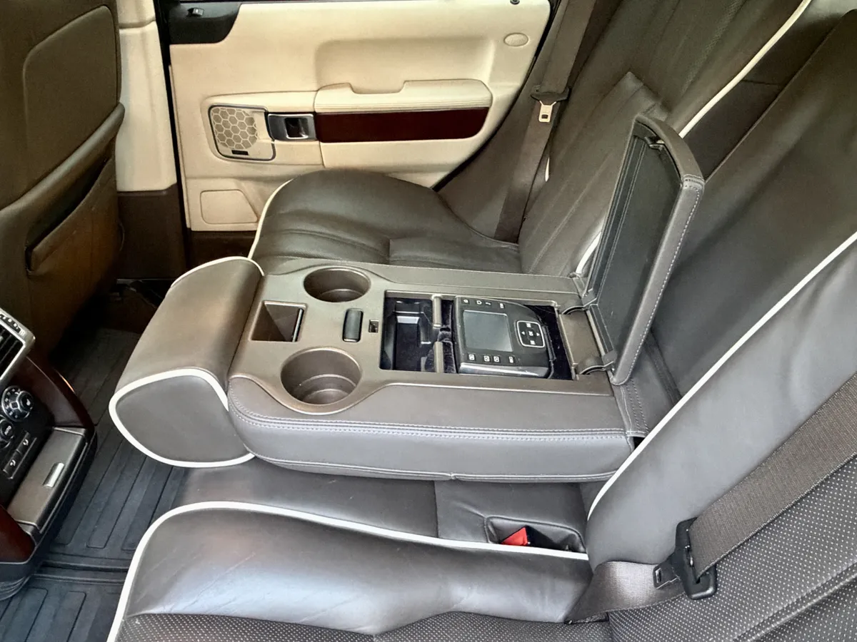 2011 Land Rover Range Rover HSE Luxury