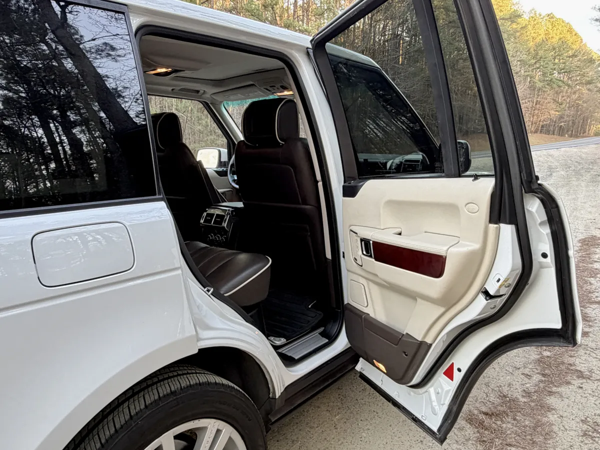 2011 Land Rover Range Rover HSE Luxury