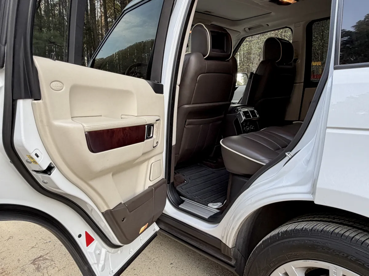 2011 Land Rover Range Rover HSE Luxury