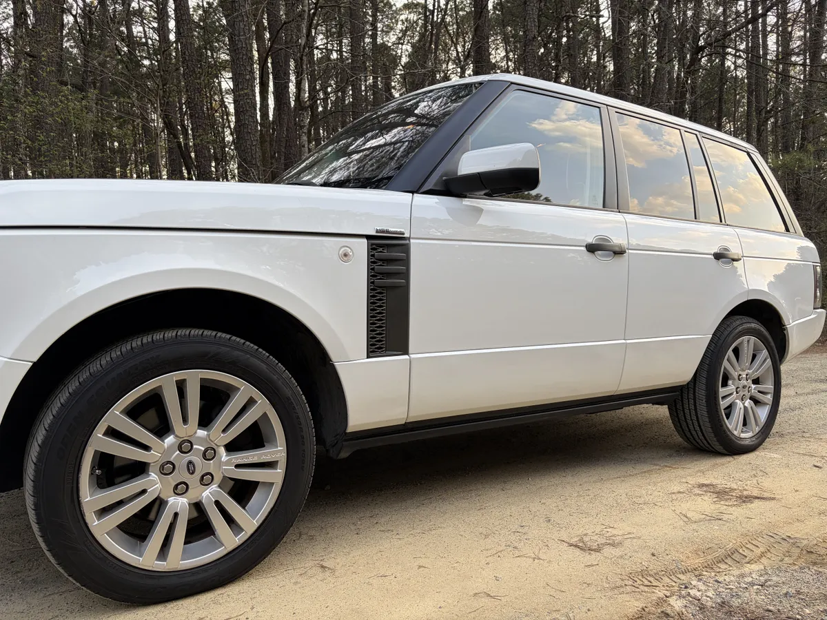 2011 Land Rover Range Rover HSE Luxury