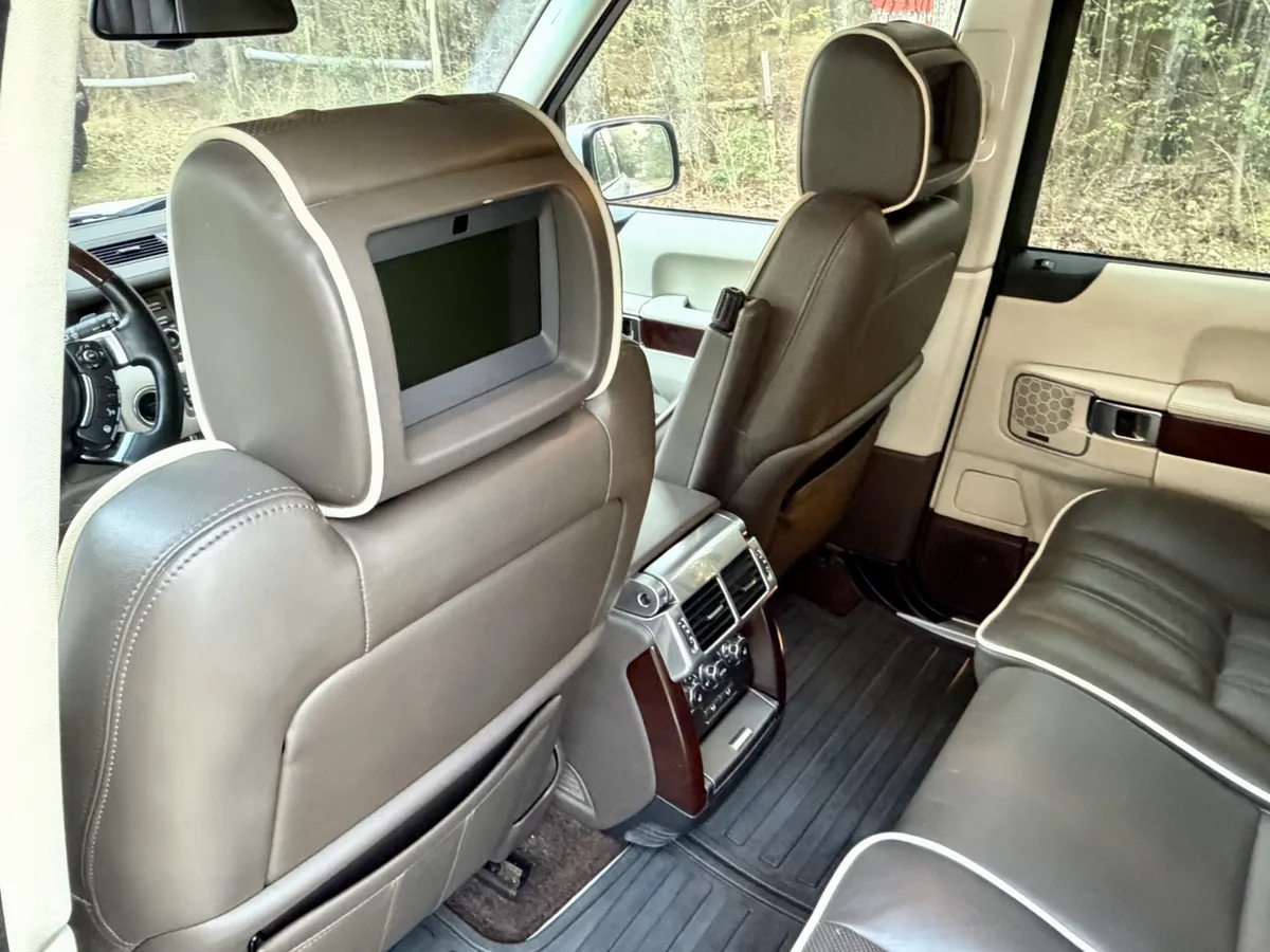 2011 Land Rover Range Rover HSE Luxury