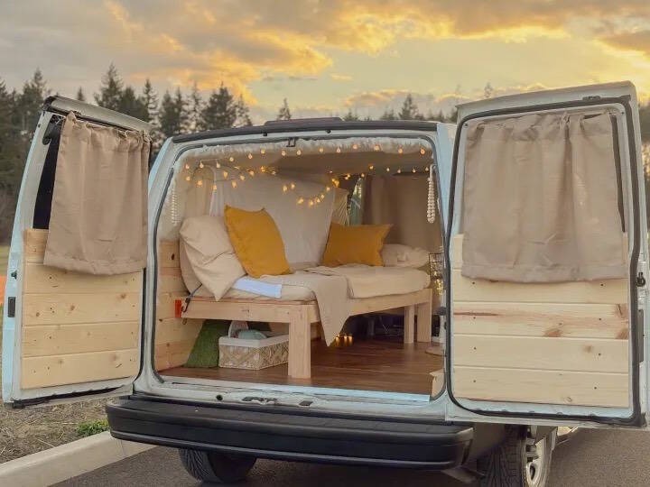 2005 Chevrolet Astro 4x4 Camper