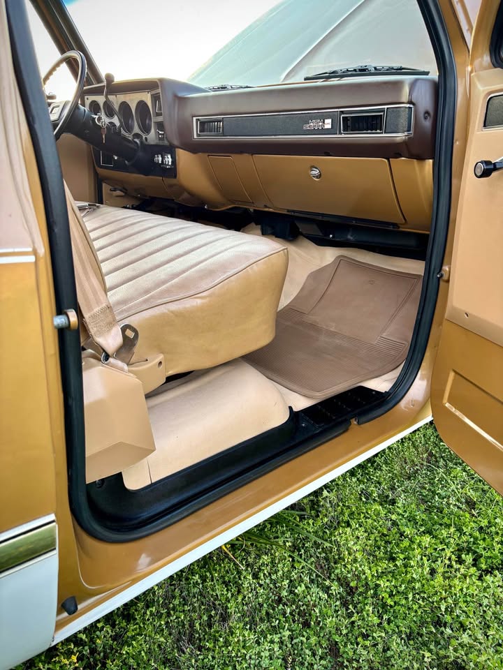 1985 GMC C1500 High Sierra Classic