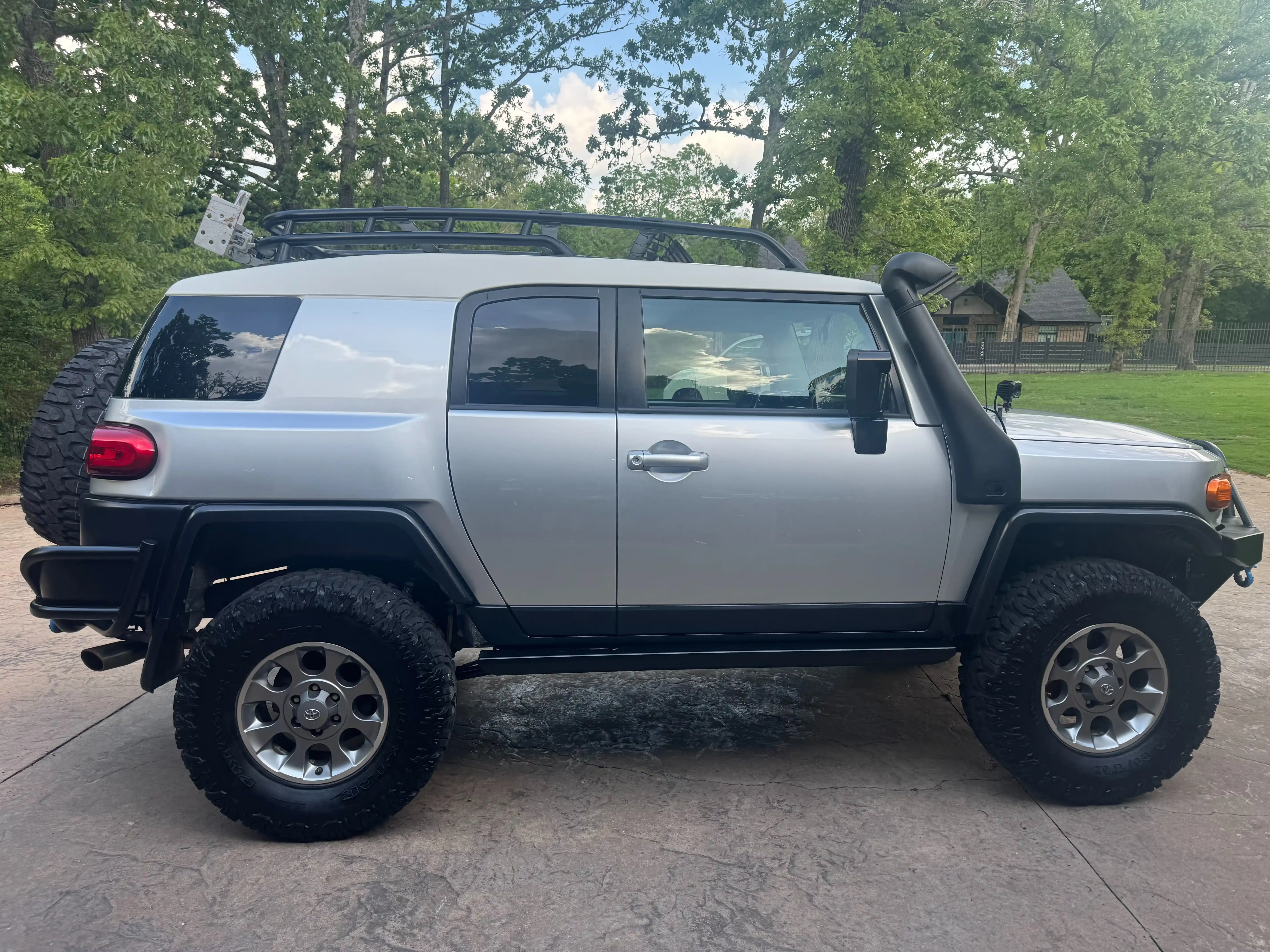 Modified 2007 Toyota FJ Cruiser