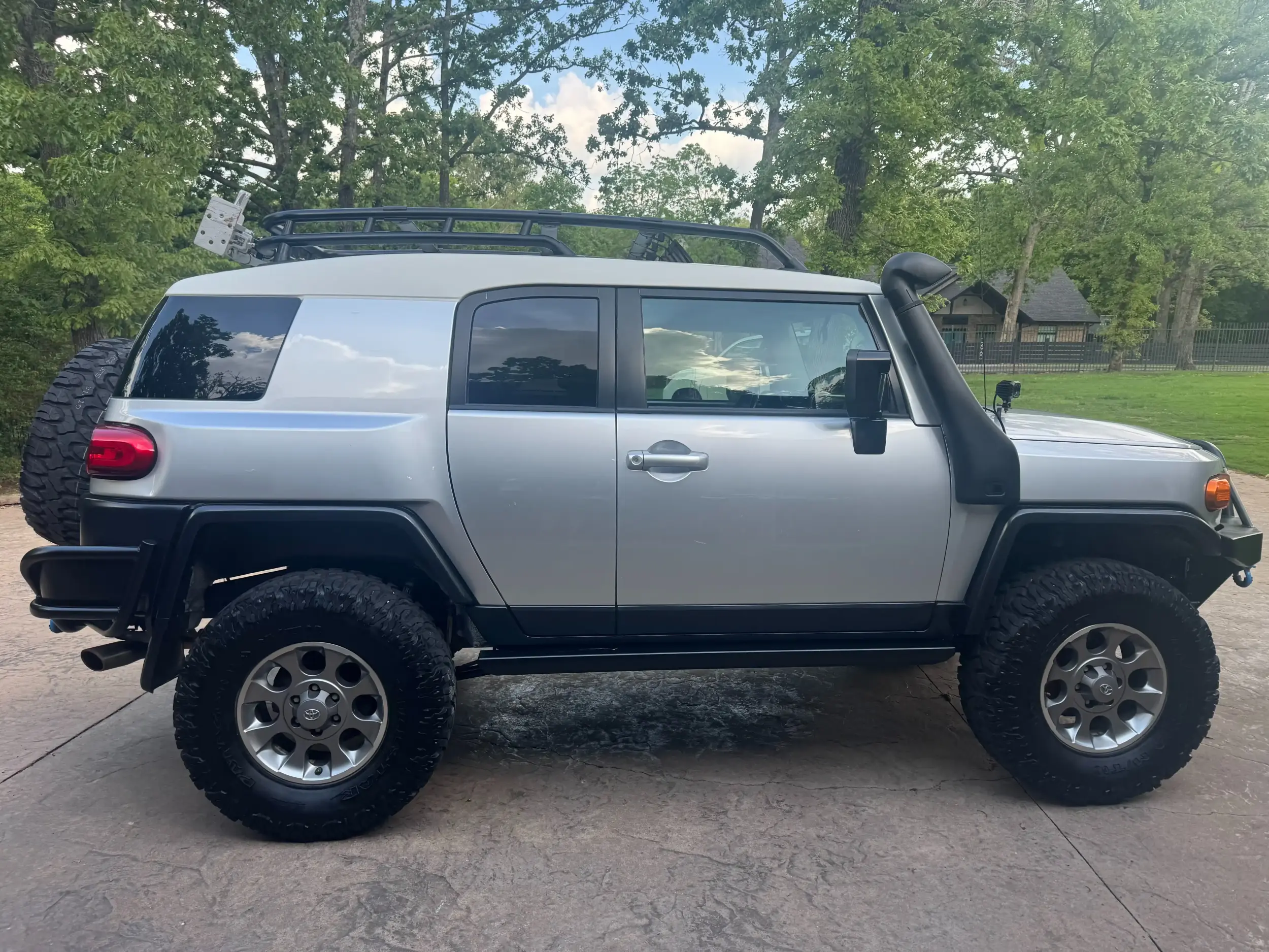 Modified 2007 Toyota FJ Cruiser