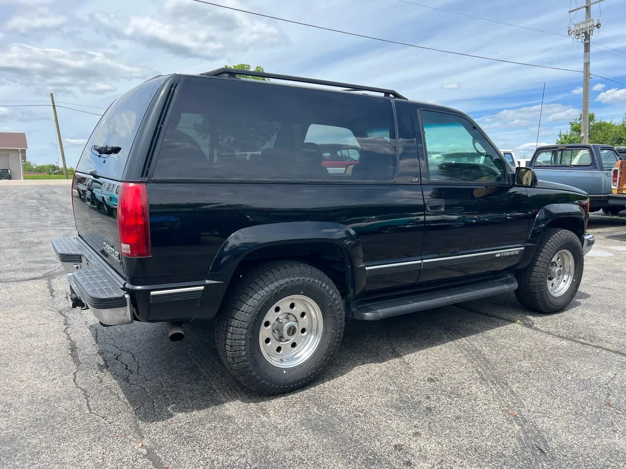 1999 Chevrolet Tahoe LT - 3
