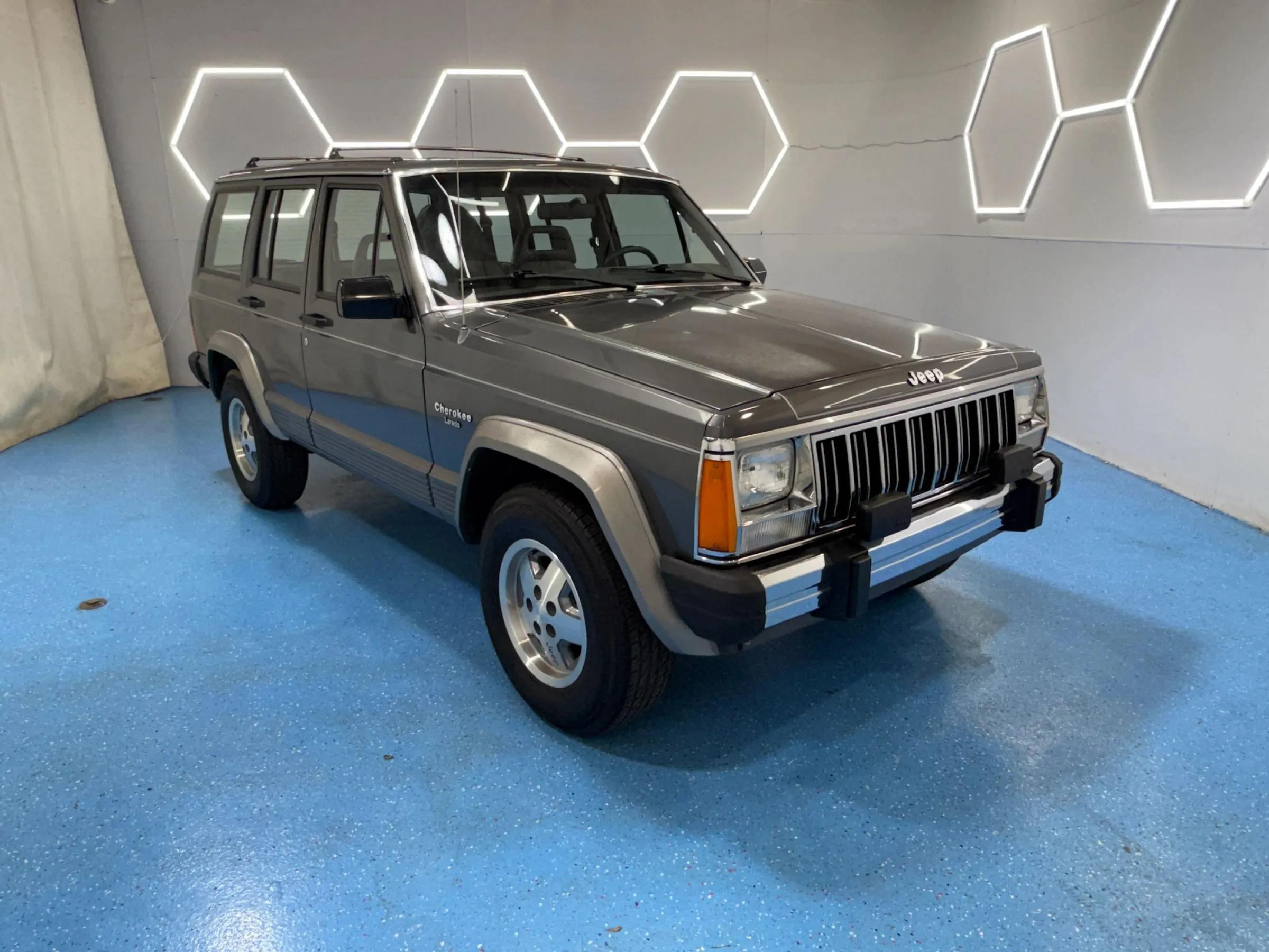1990 Jeep Cherokee Laredo