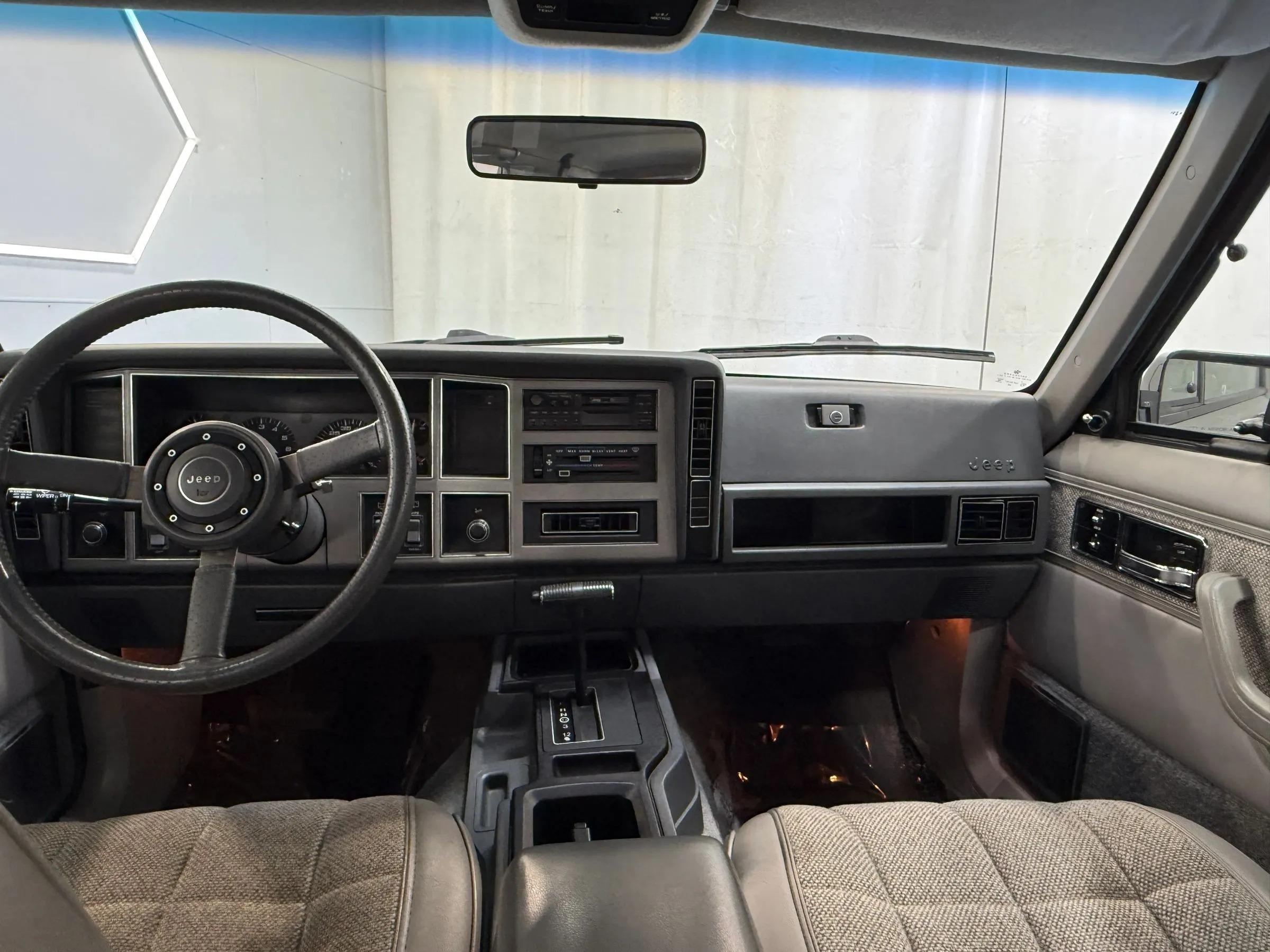 1990 Jeep Cherokee Laredo