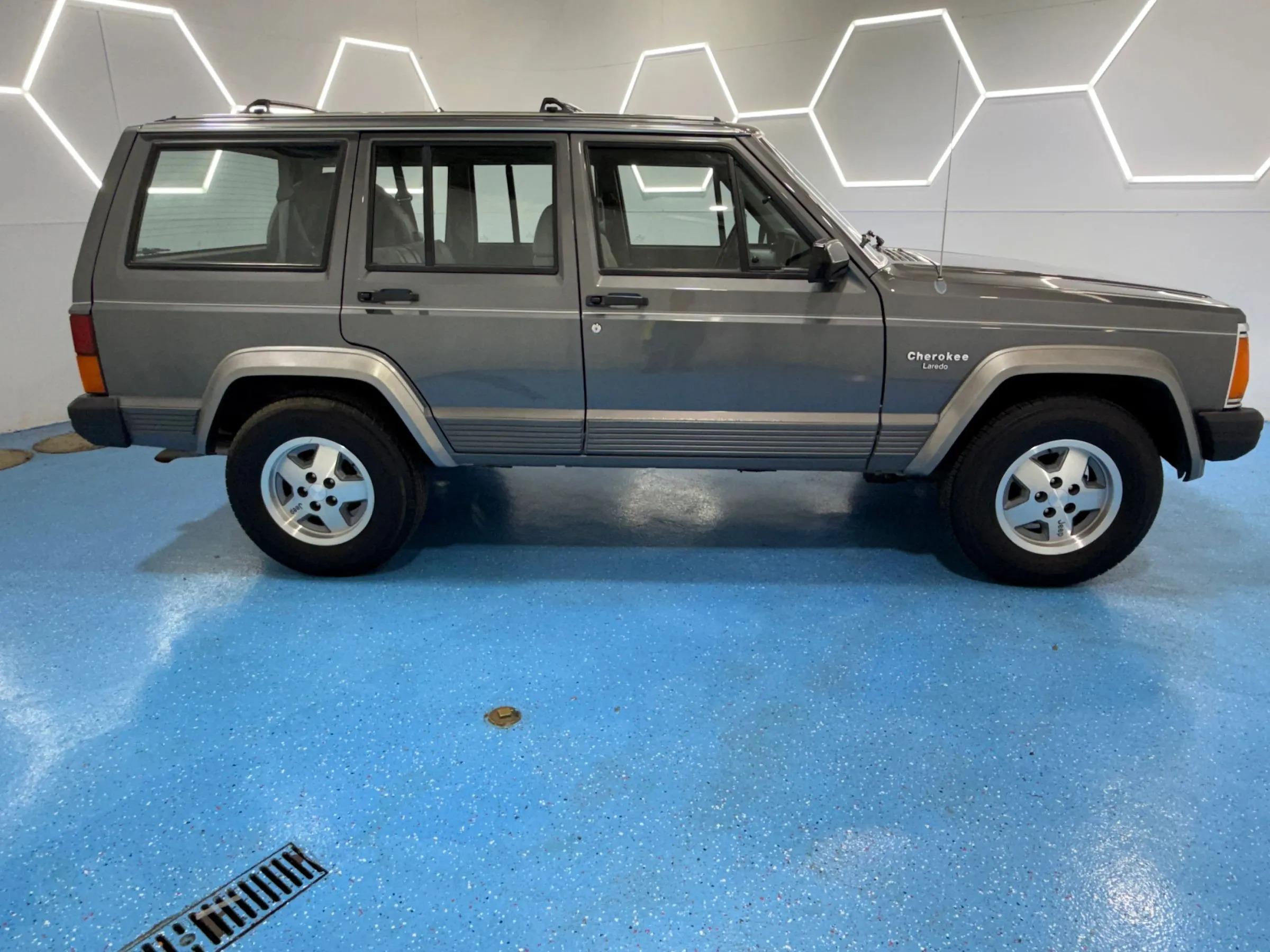 1990 Jeep Cherokee Laredo