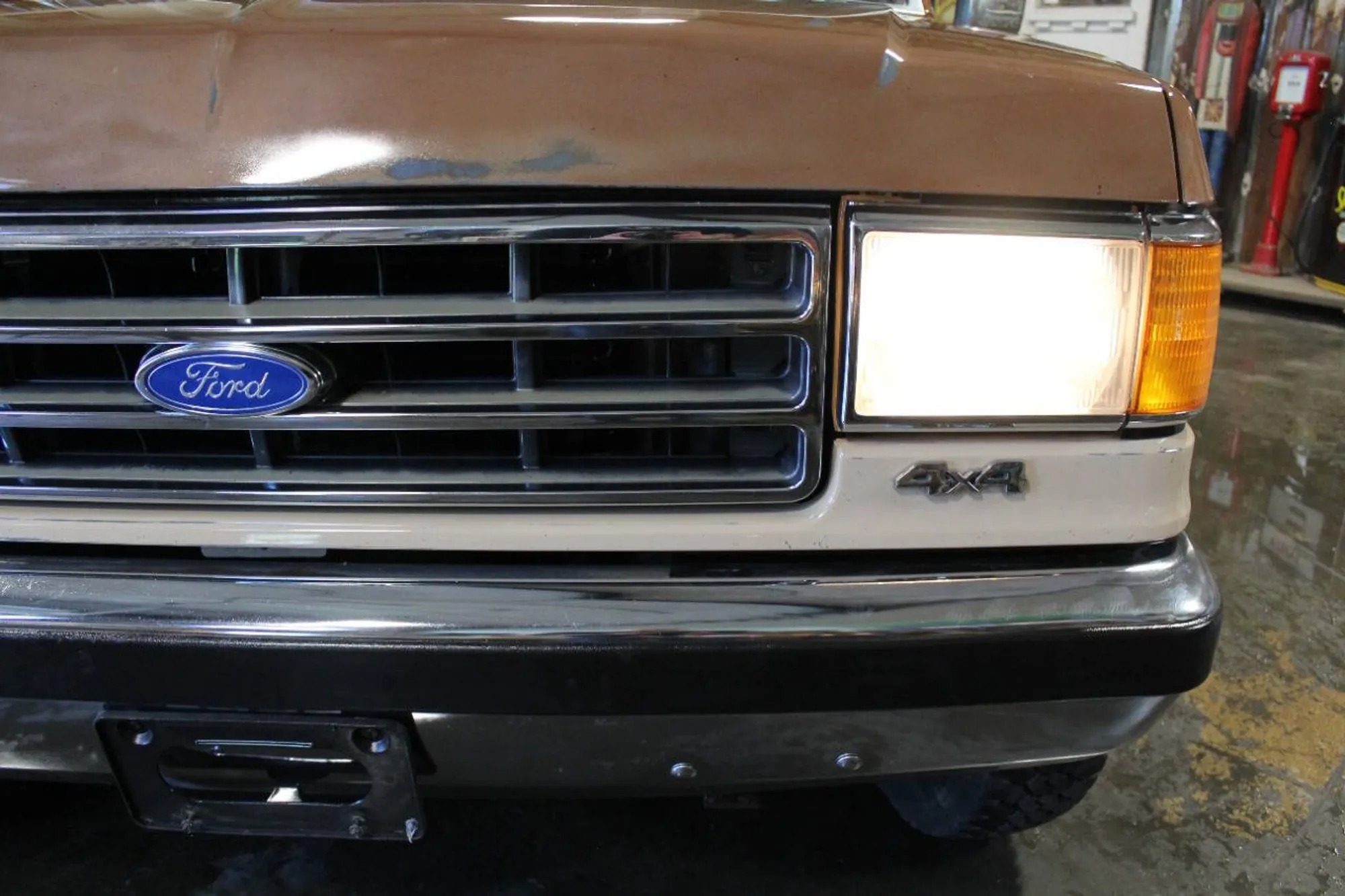 1990 Ford F-250 XLT Lariat