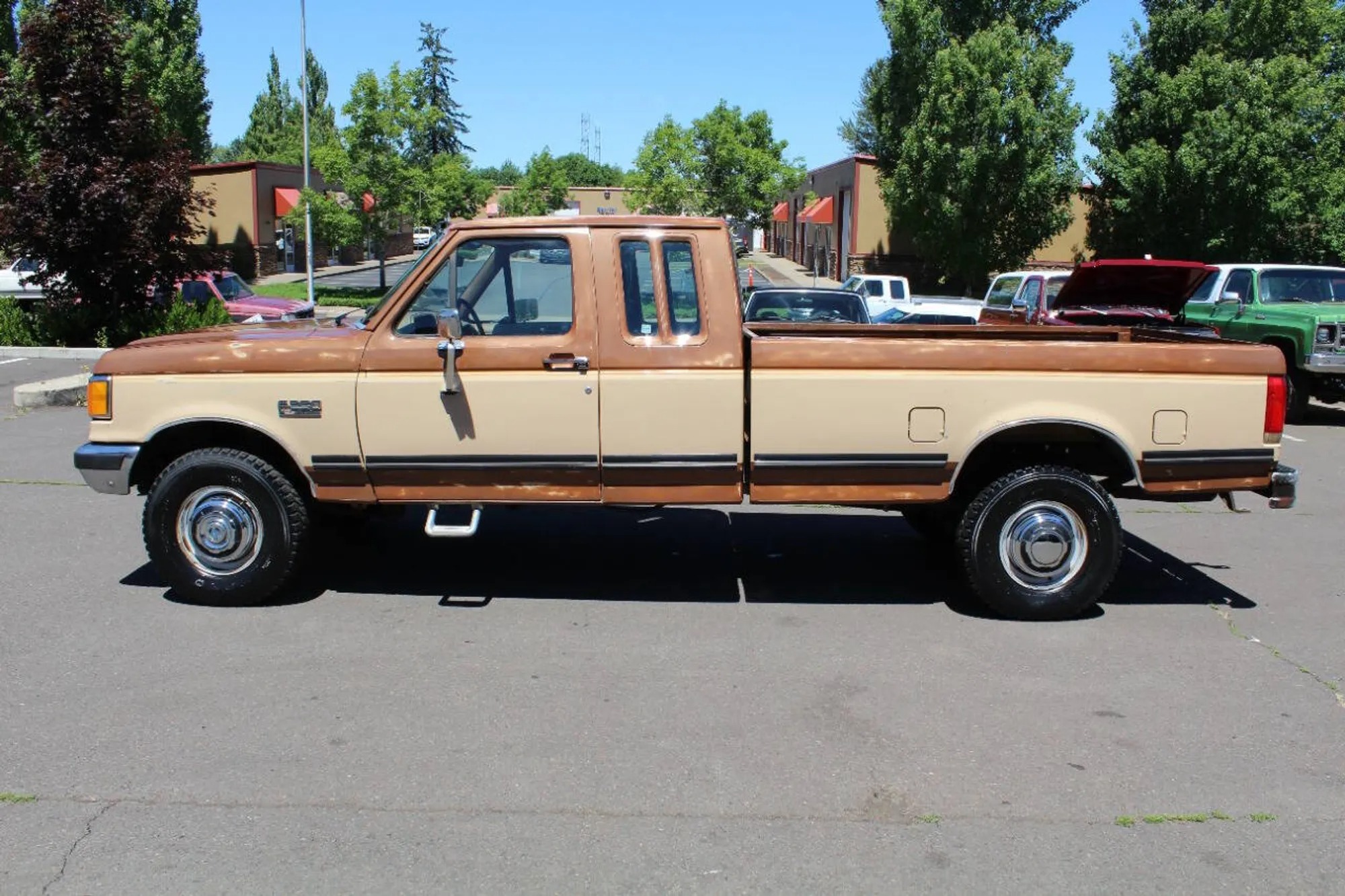1990 Ford F-250 XLT Lariat - 2