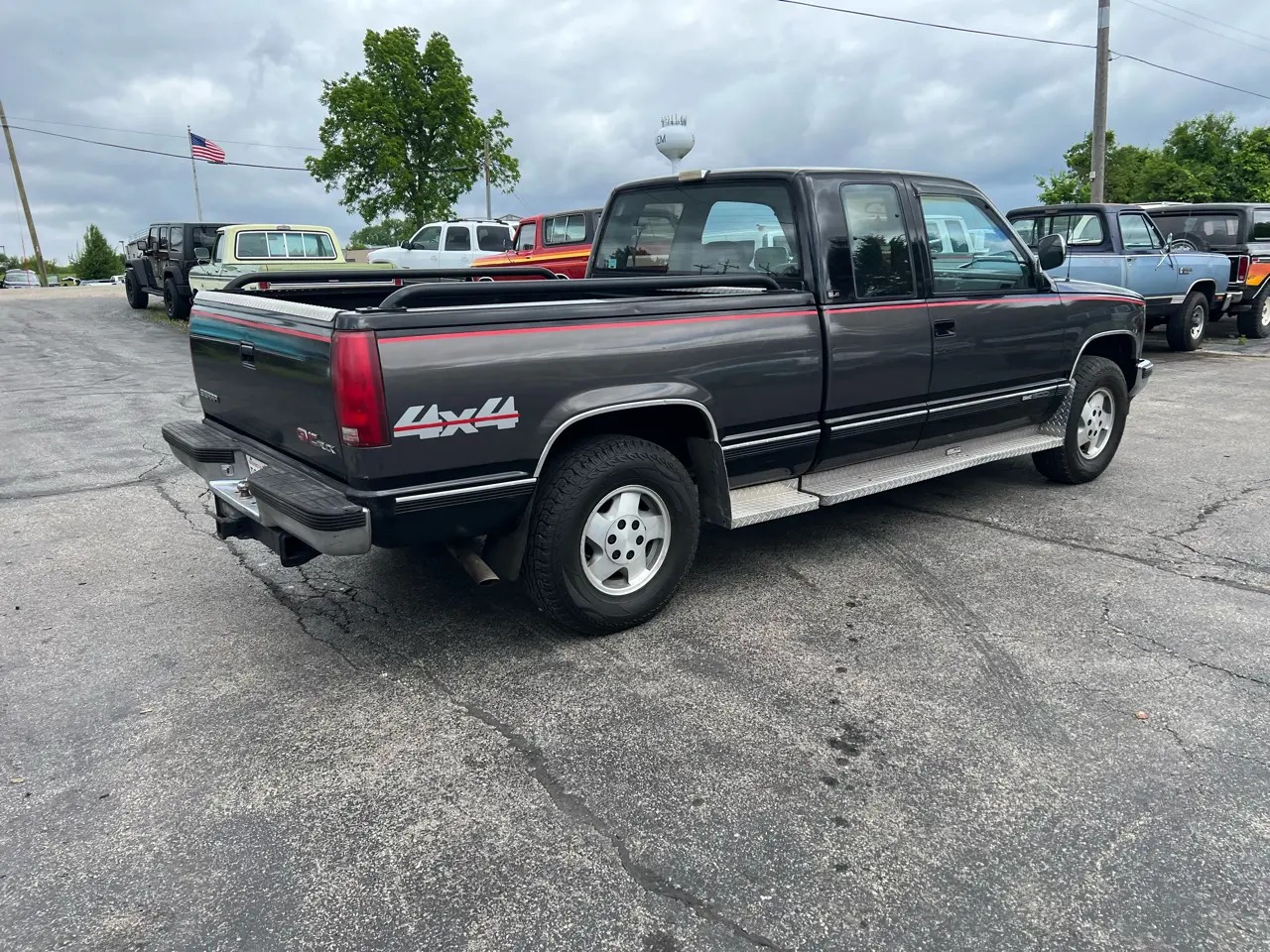 1992 GMC Sierra 1500 Club Coupe - 4