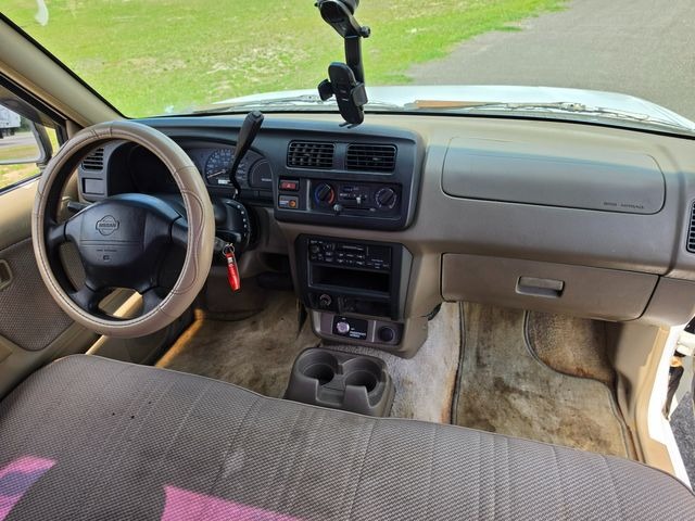 1999 Nissan Frontier XE