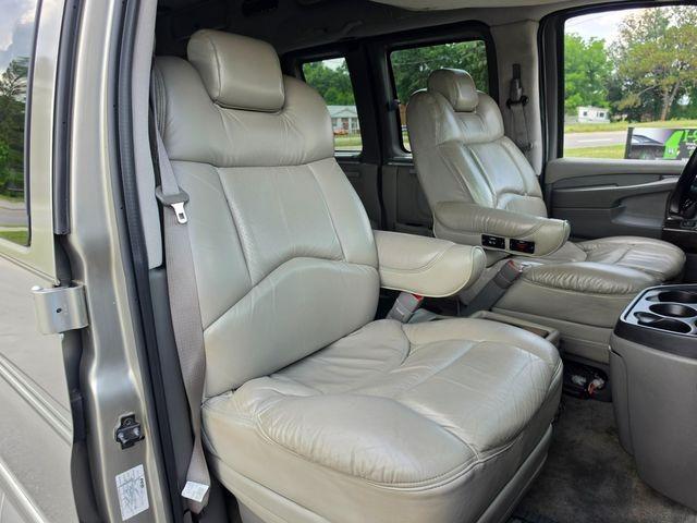2004 Chevrolet Express G1500 Explorer Limited SE