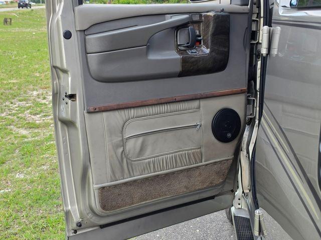 2004 Chevrolet Express G1500 Explorer Limited SE