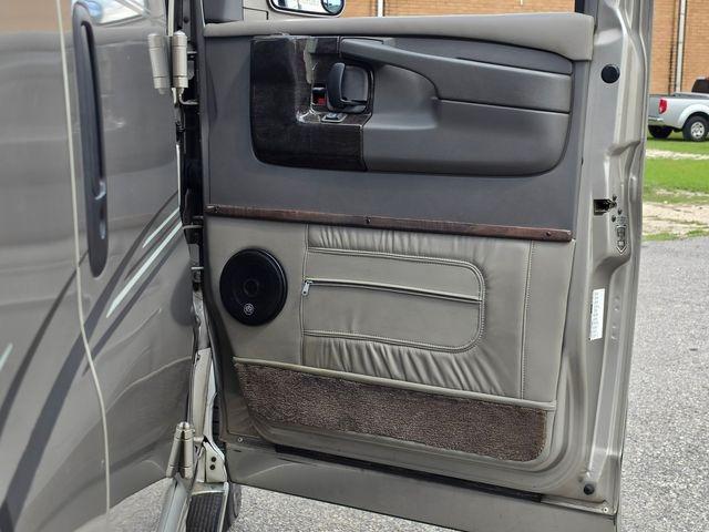 2004 Chevrolet Express G1500 Explorer Limited SE