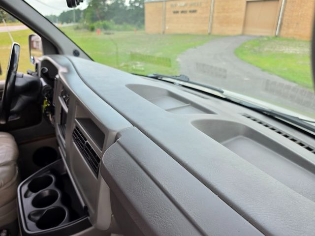 2004 Chevrolet Express G1500 Explorer Limited SE