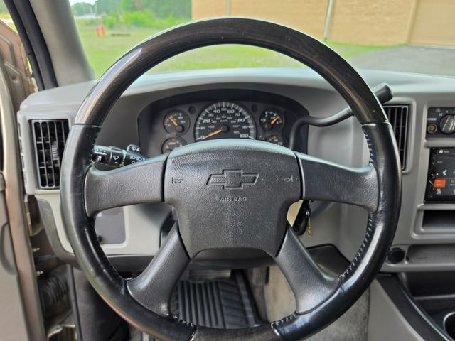 2004 Chevrolet Express G1500 Explorer Limited SE