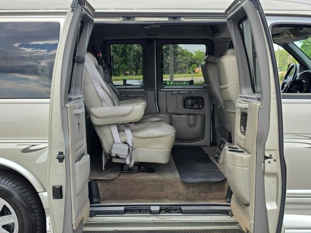 2004 Chevrolet Express G1500 Explorer Limited SE