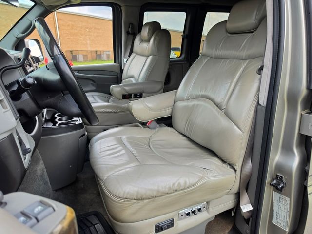 2004 Chevrolet Express G1500 Explorer Limited SE