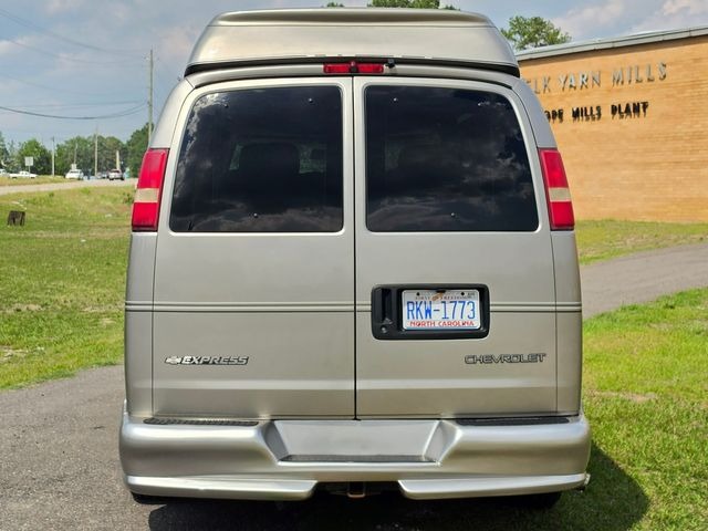 2004 Chevrolet Express G1500 Explorer Limited SE