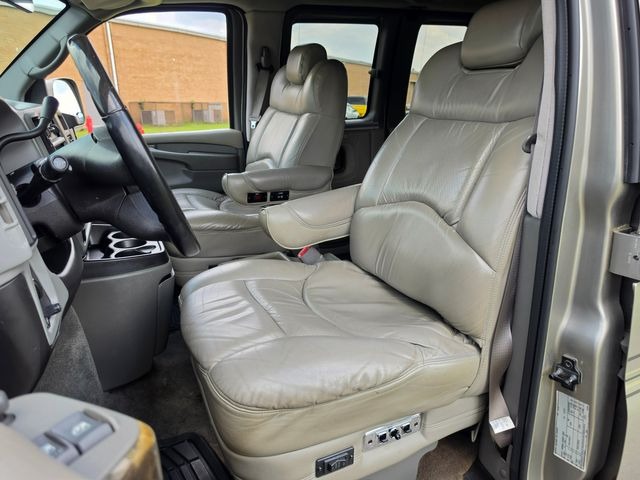 2004 Chevrolet Express G1500 Explorer Limited SE - 4