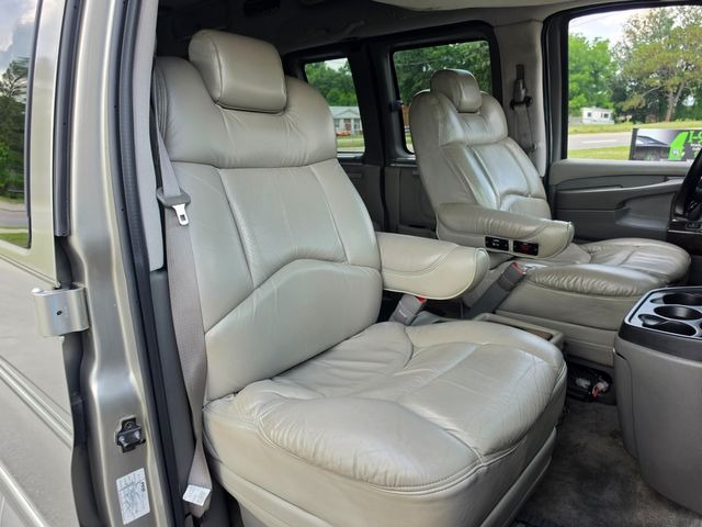 2004 Chevrolet Express G1500 Explorer Limited SE