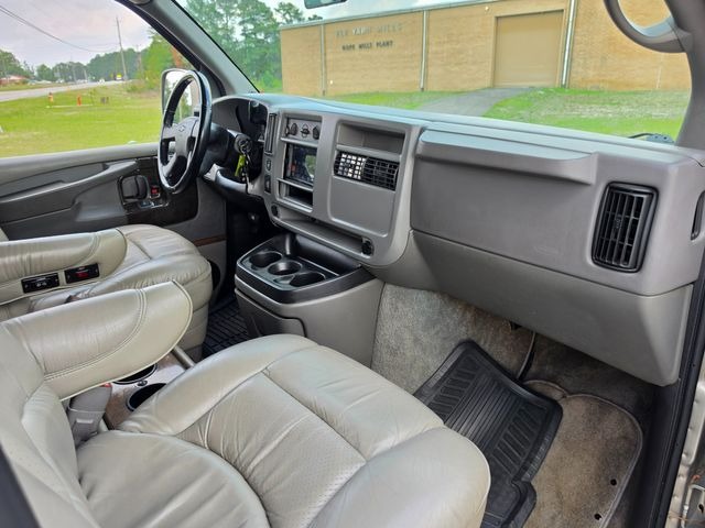 2004 Chevrolet Express G1500 Explorer Limited SE