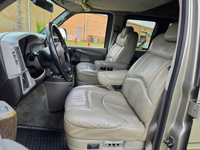 2004 Chevrolet Express G1500 Explorer Limited SE