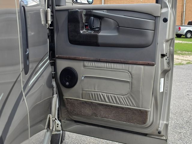 2004 Chevrolet Express G1500 Explorer Limited SE
