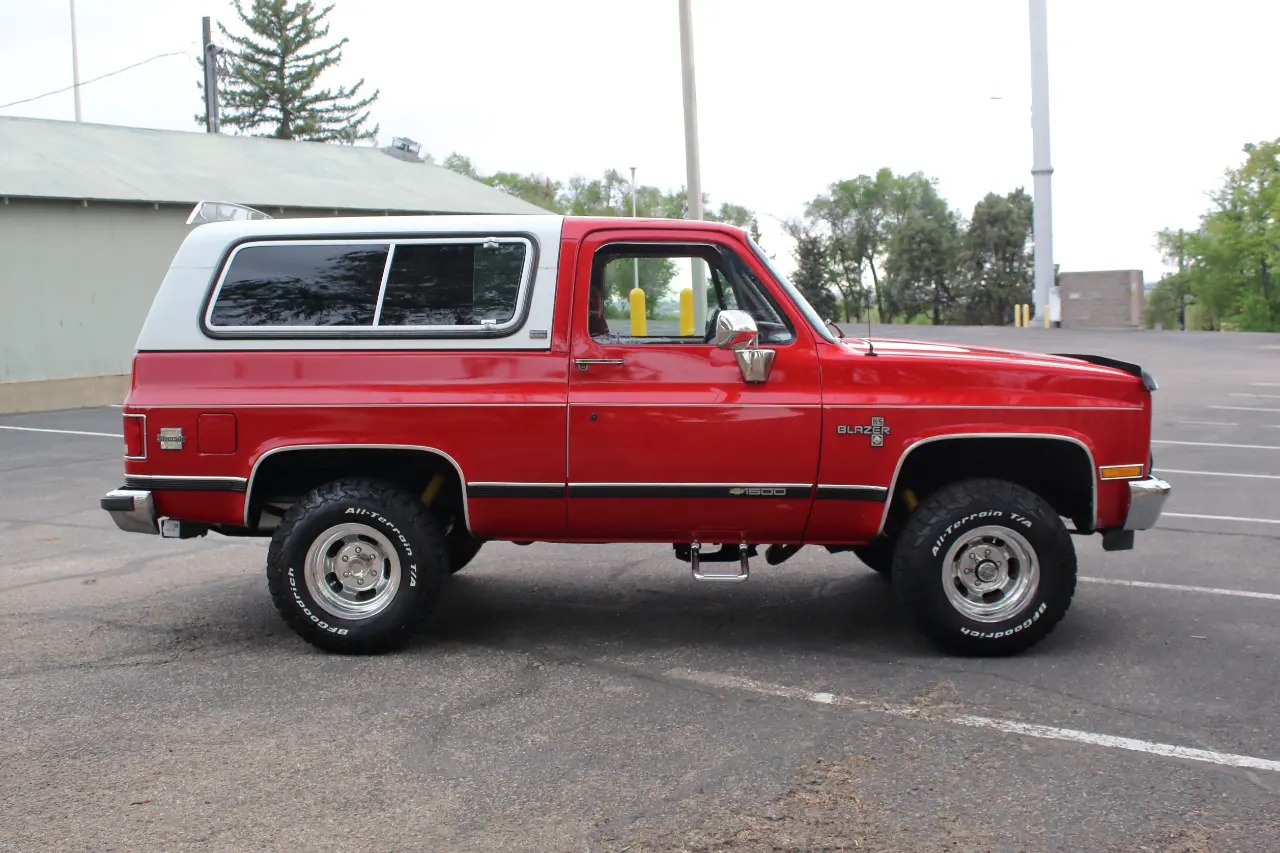 1991 Chevrolet K5 Blazer - 2