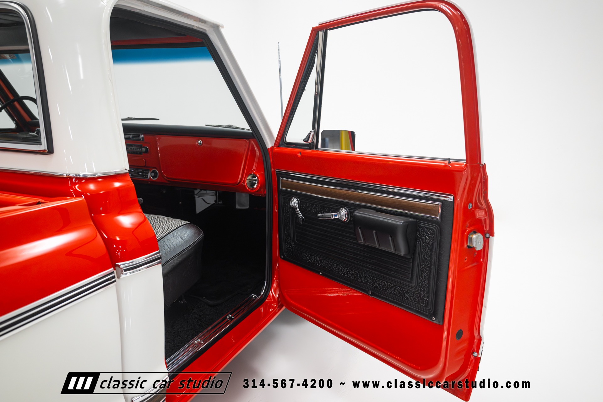 Frame-Off Restored 1971 Chevrolet C10 Cheyenne