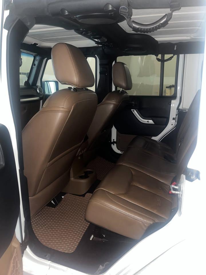 2013 Jeep Wrangler Sahara