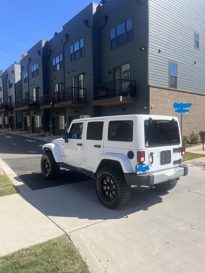 2013 Jeep Wrangler Sahara - 3