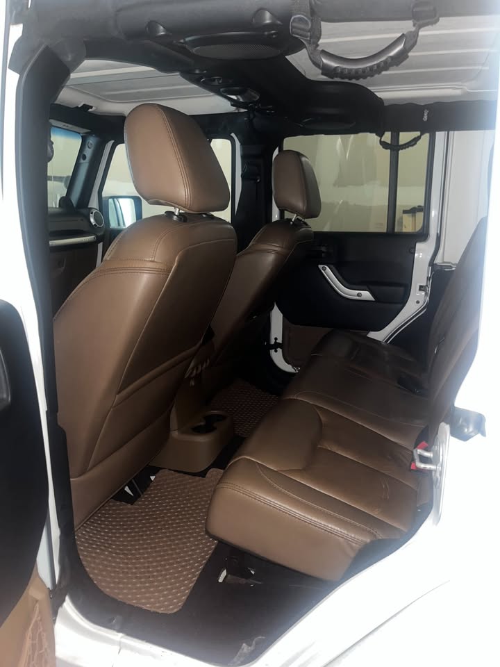 2013 Jeep Wrangler Sahara