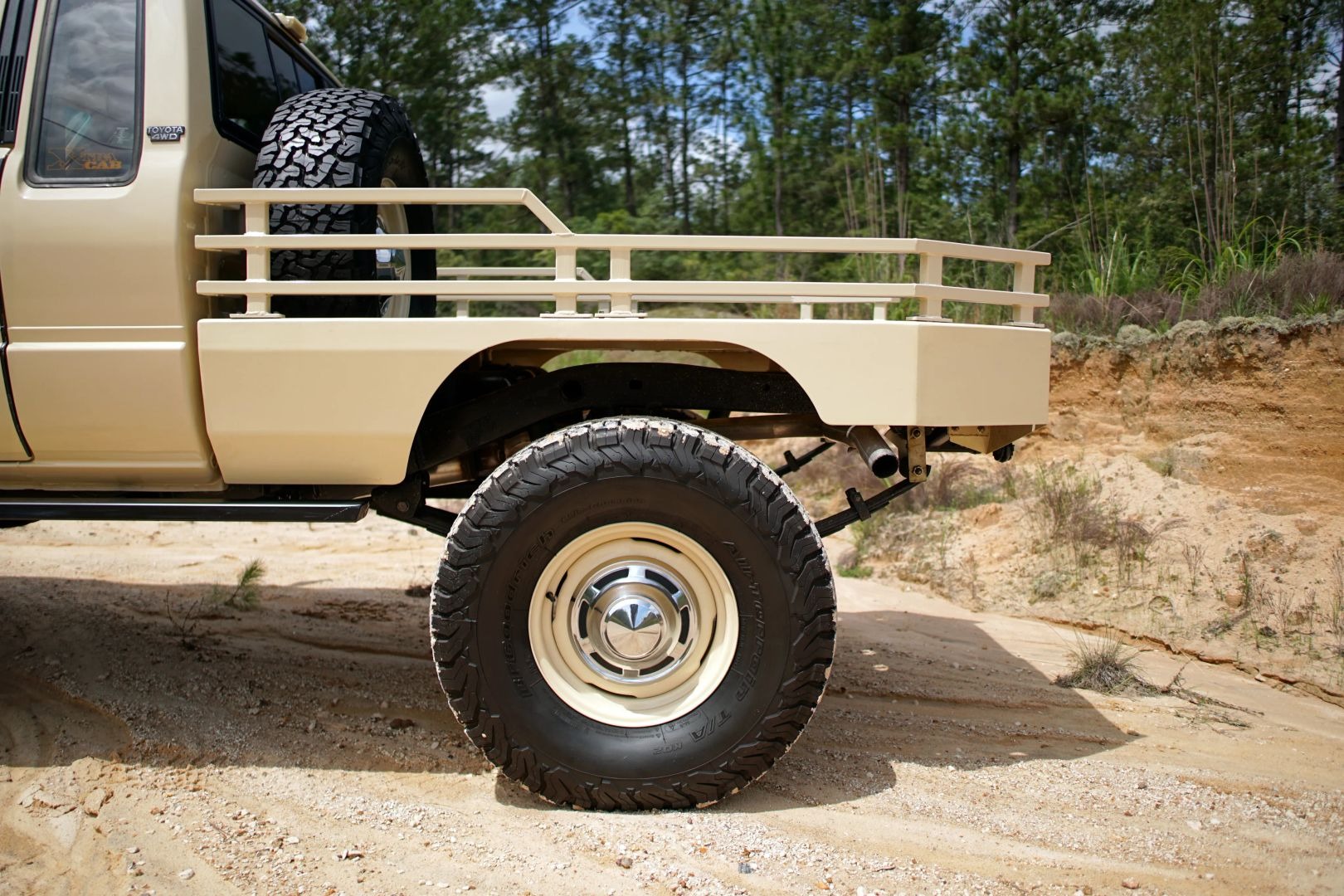 1984 Toyota Pickup Flatbed 4X4 Restomod