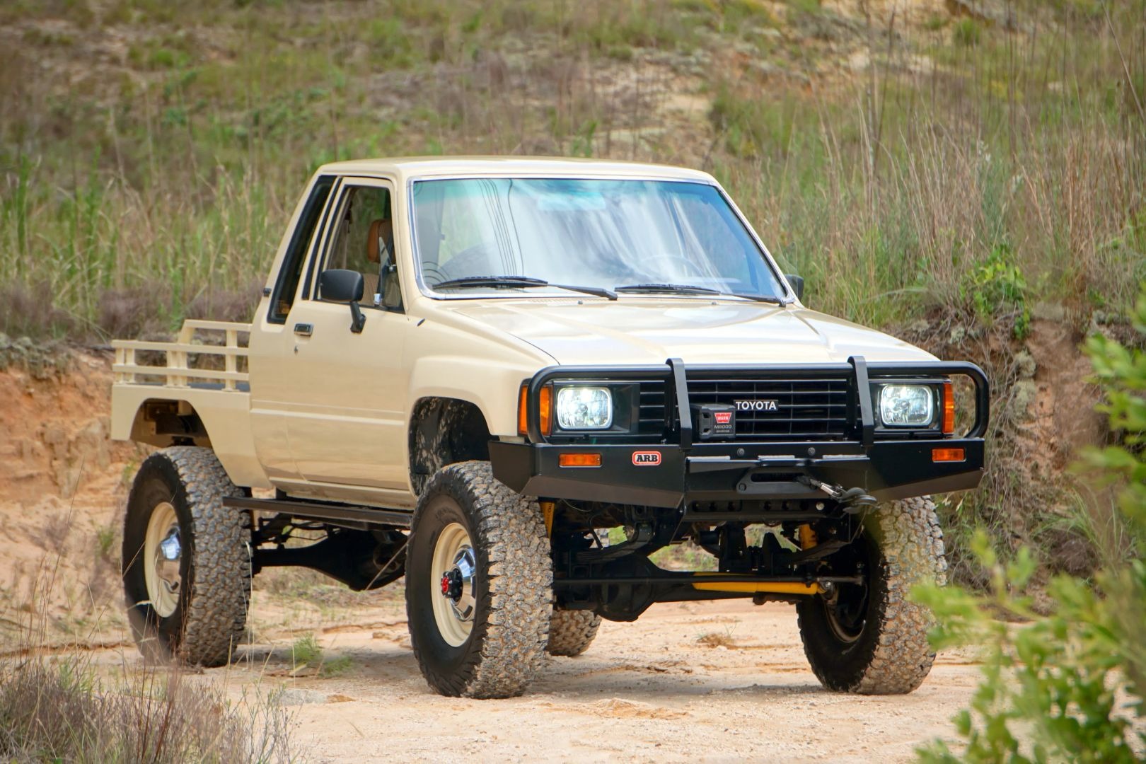 1984 Toyota Pickup Flatbed 4X4 Restomod