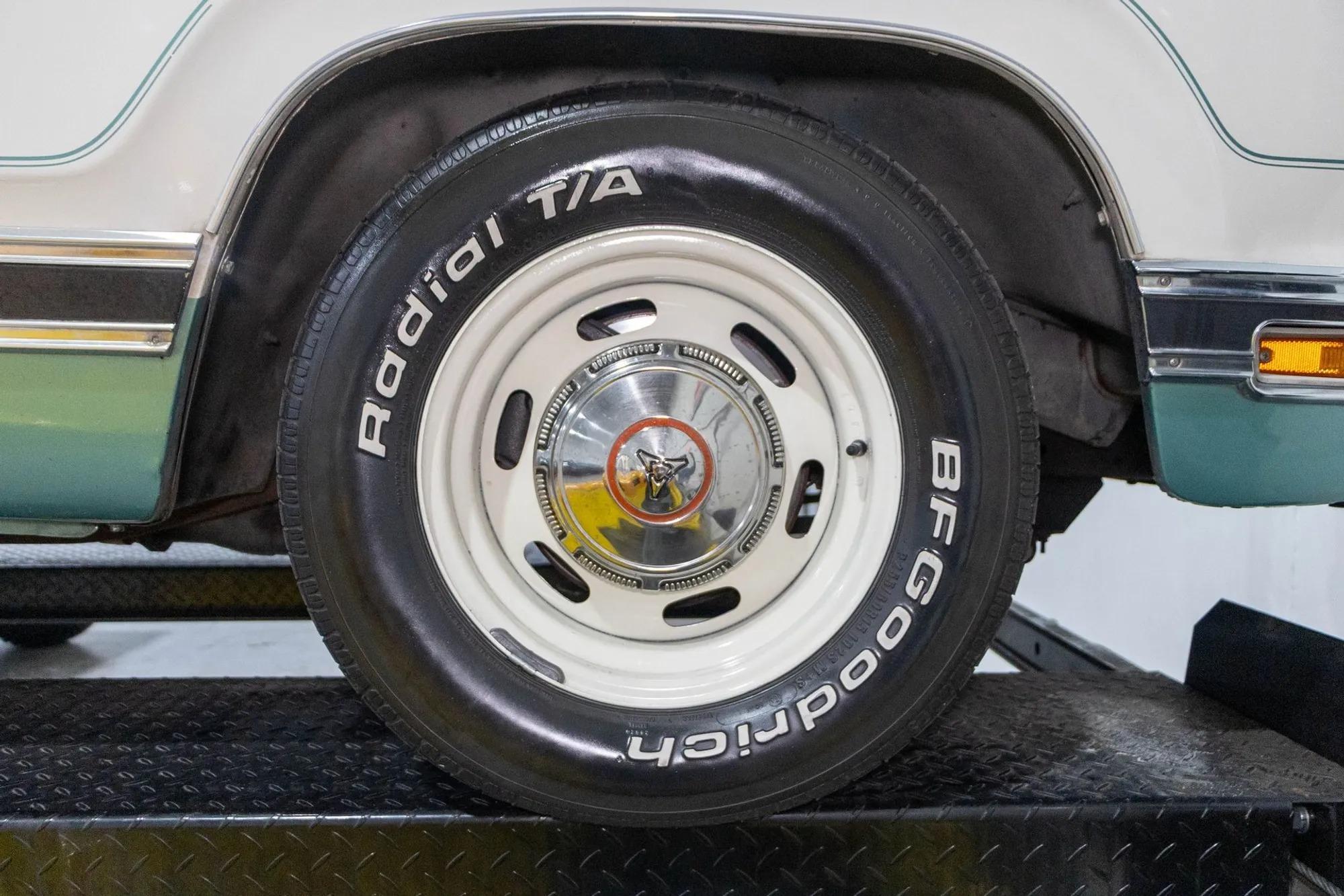 1980 Dodge D150 Adventurer