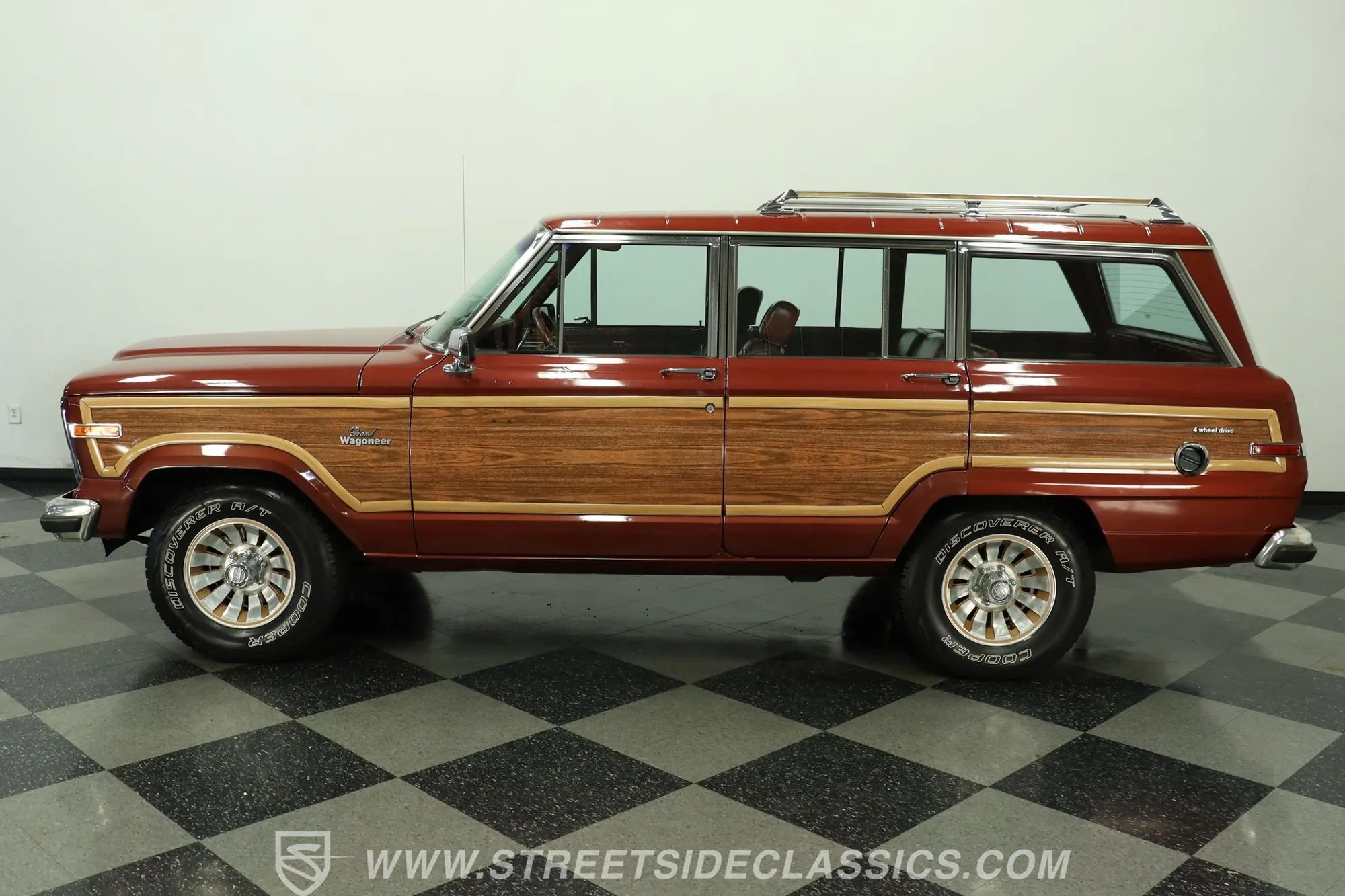 1985 Jeep Grand Wagoneer - 2