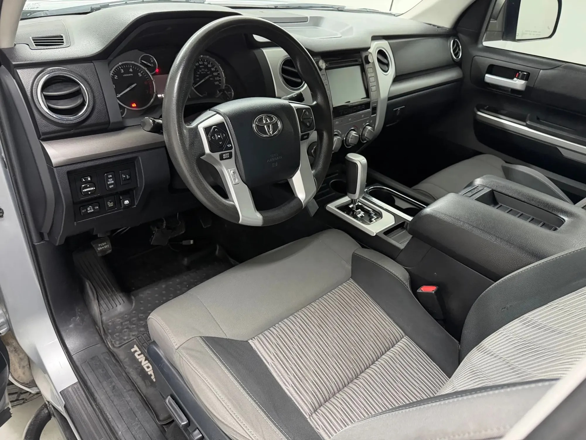 2017 Toyota Tundra Crewmax SR5