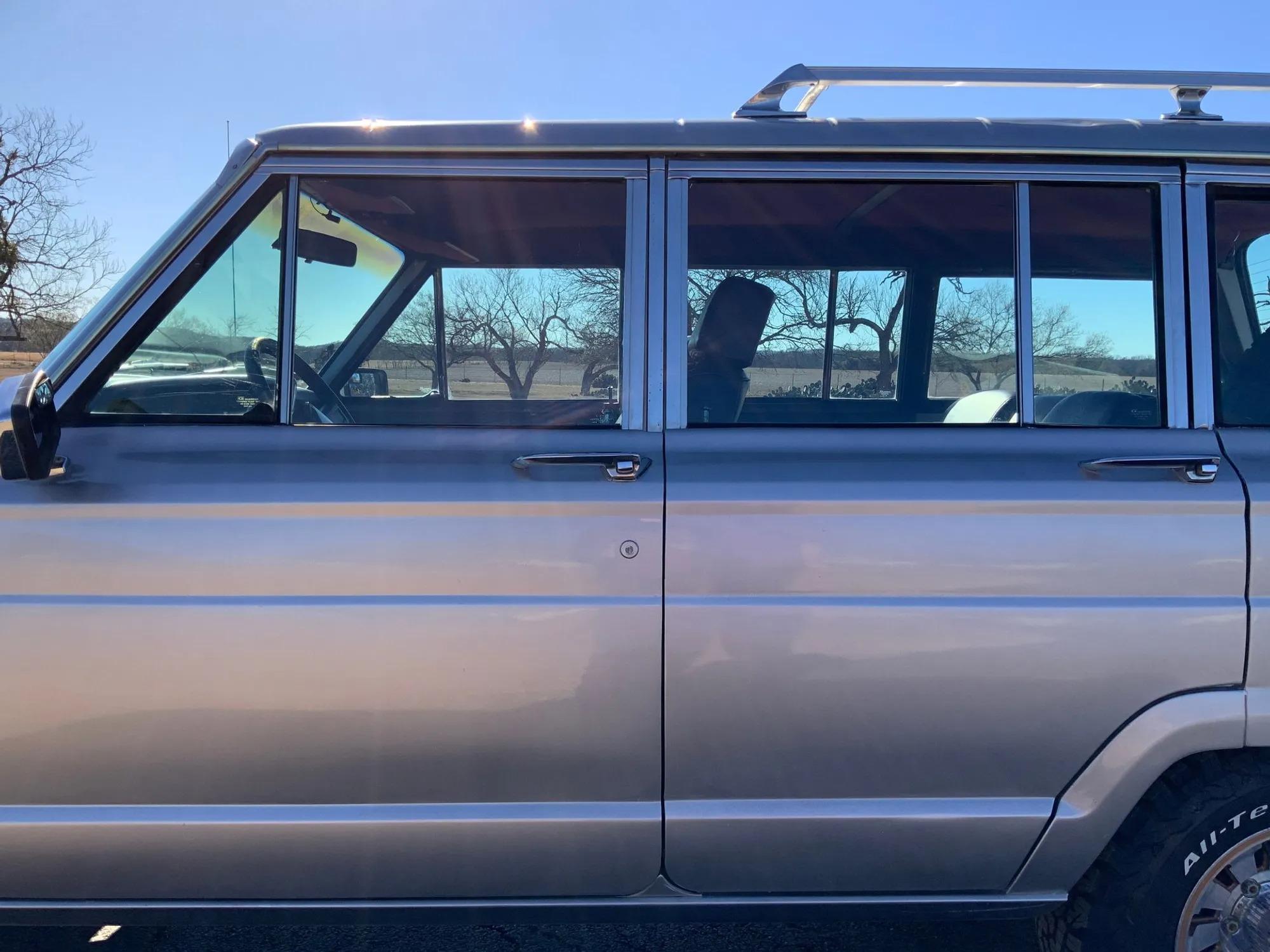 1987 Jeep Grand Wagoneer