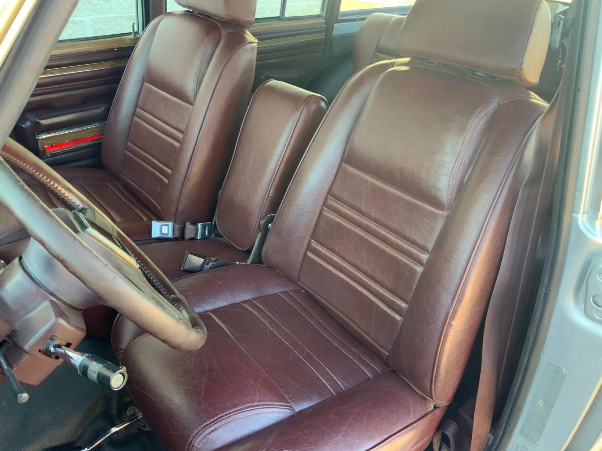 1987 Jeep Grand Wagoneer