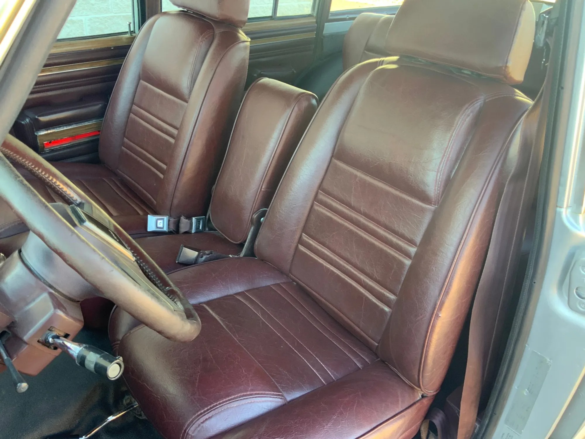 1987 Jeep Grand Wagoneer