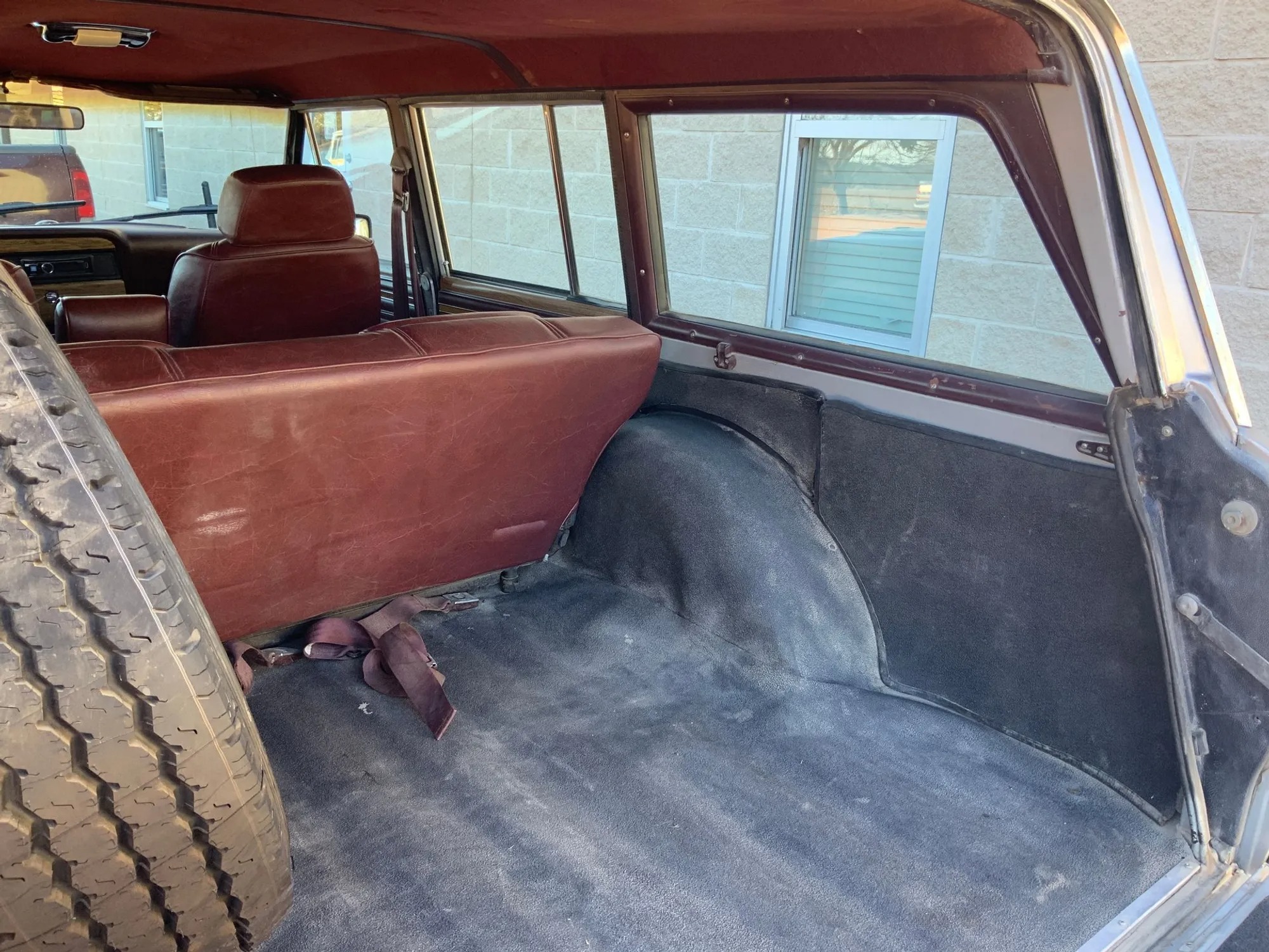 1987 Jeep Grand Wagoneer