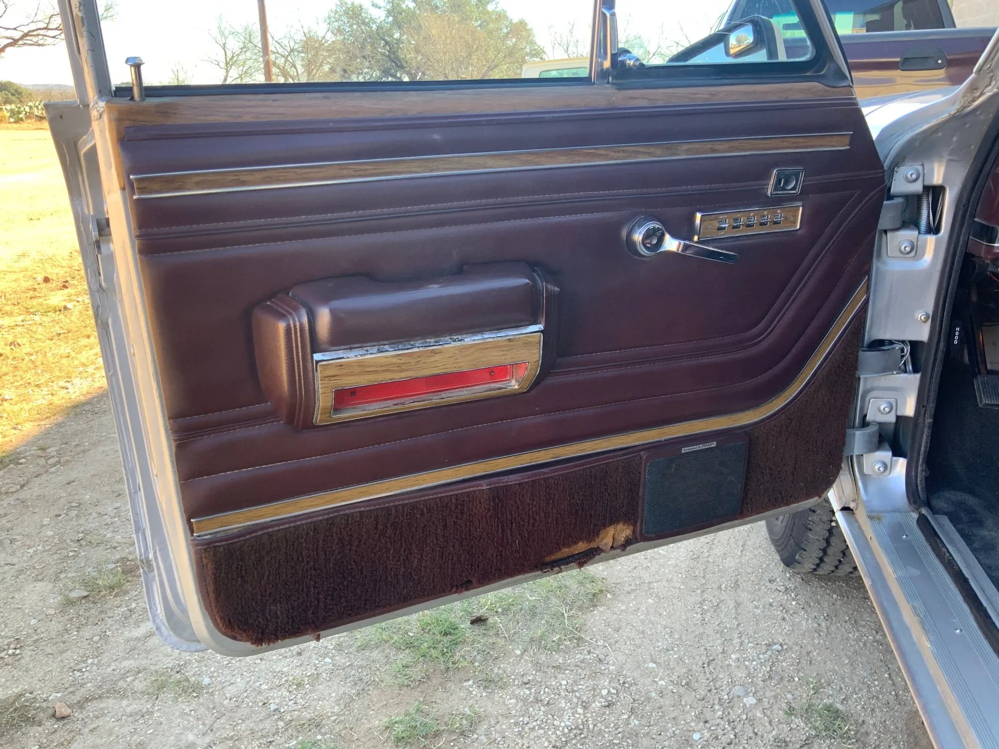 1987 Jeep Grand Wagoneer