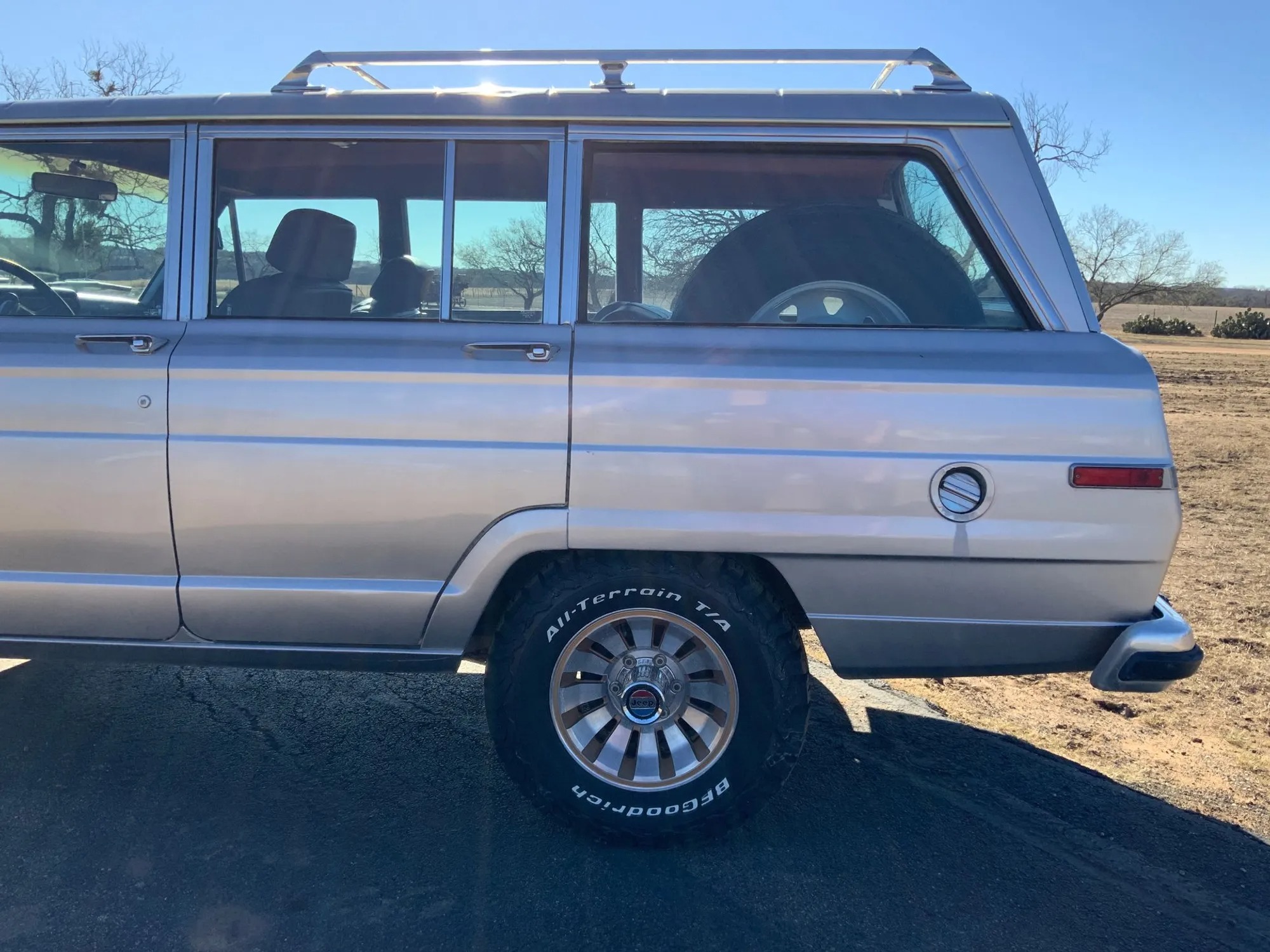 1987 Jeep Grand Wagoneer