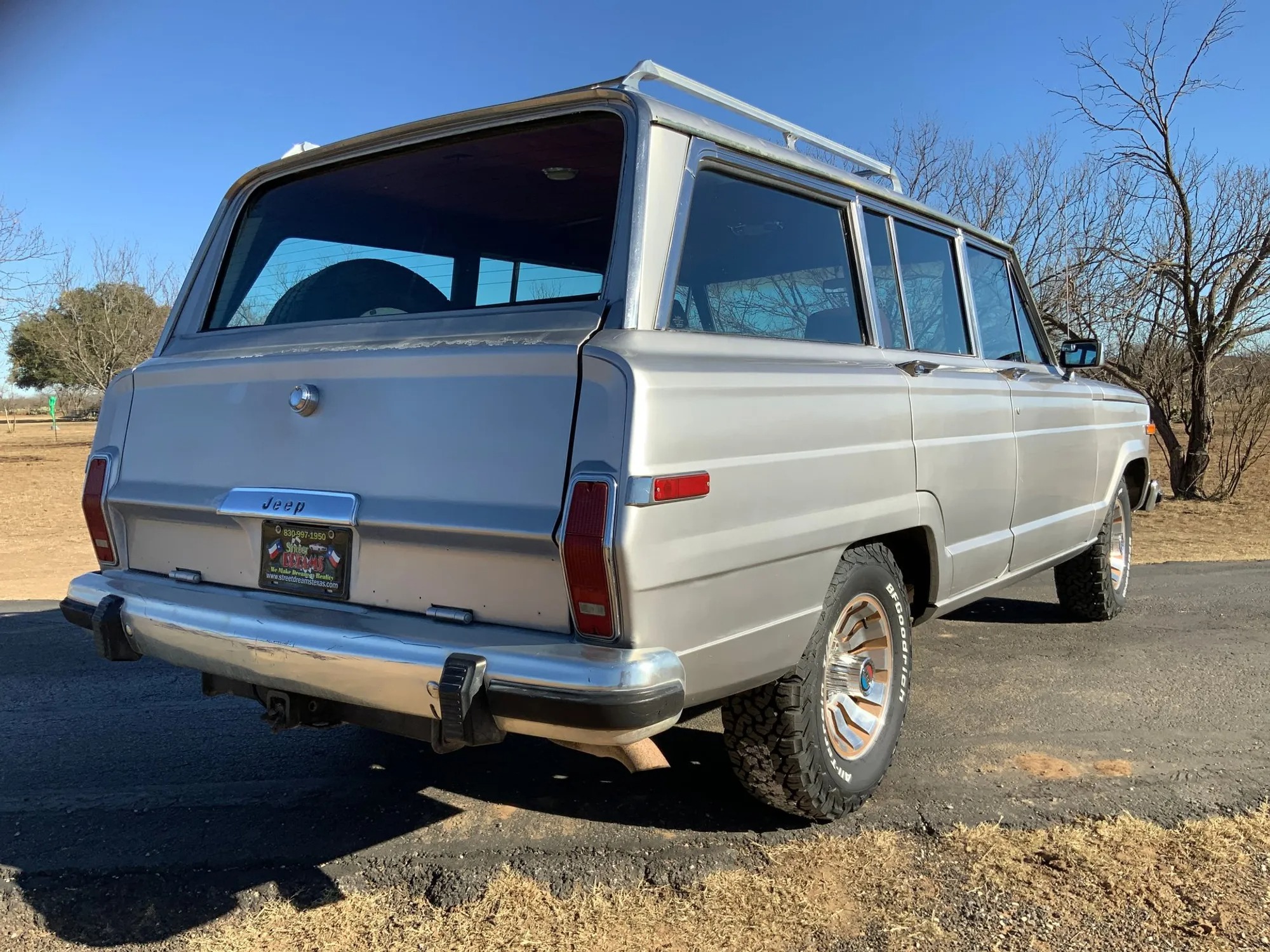 1987 Jeep Grand Wagoneer - 5