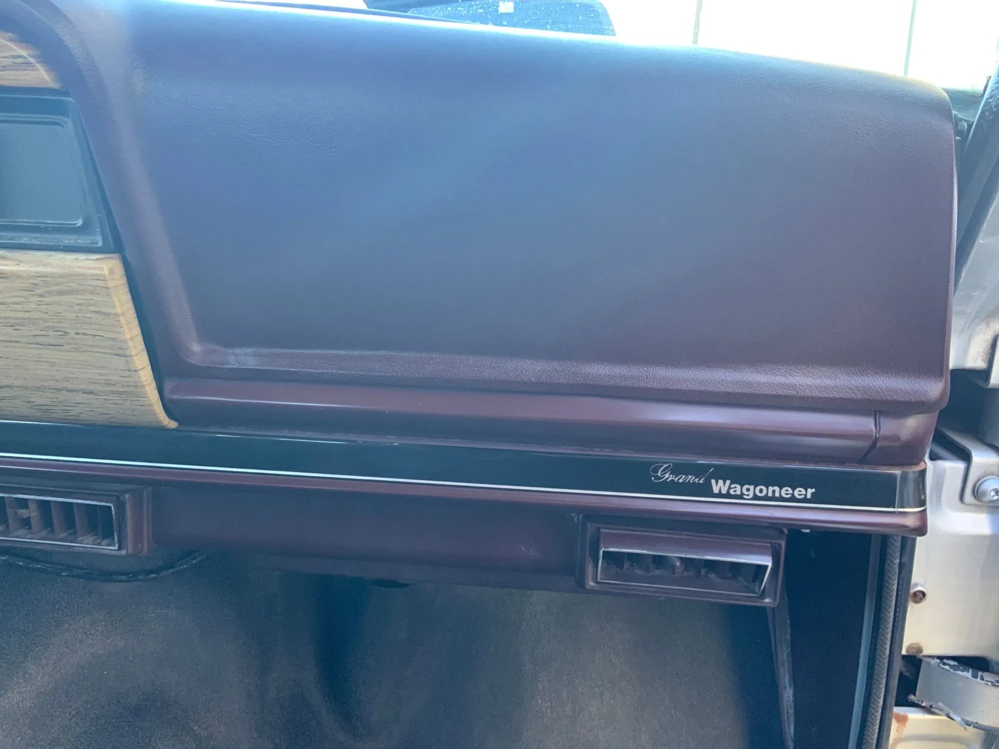 1987 Jeep Grand Wagoneer