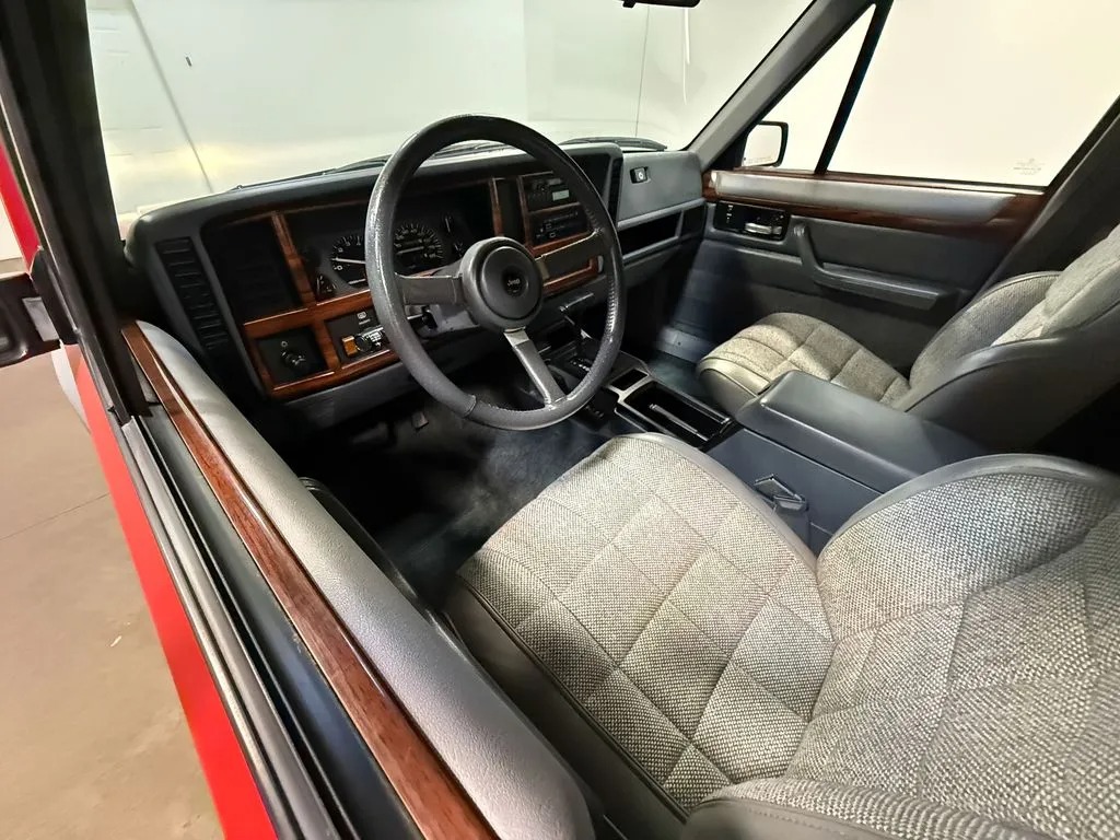 1994 Jeep Cherokee Country - 2