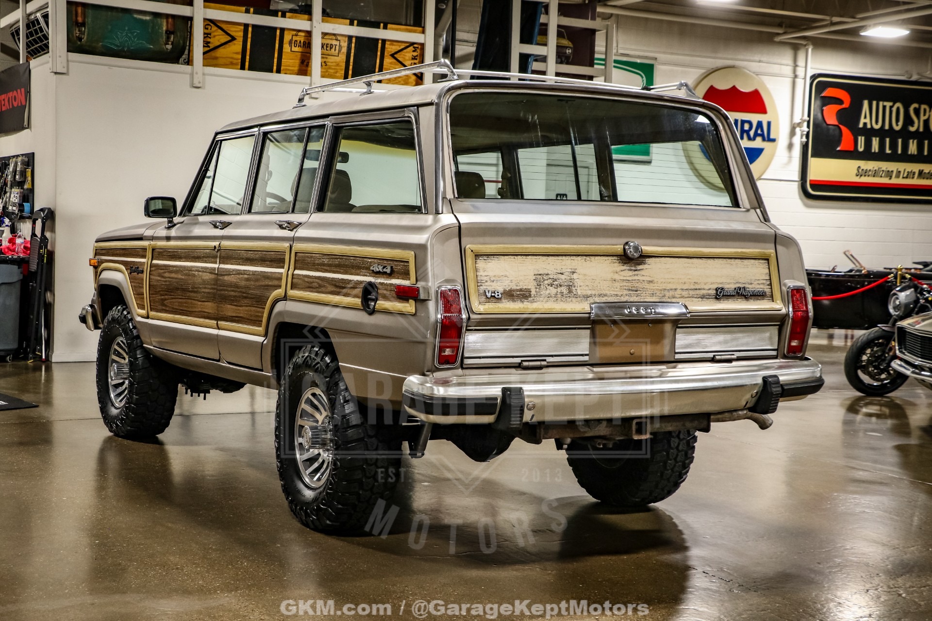 1988 Jeep Grand Wagoneer - 3